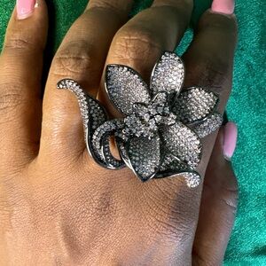 nOir Jewelry Silver Floral Cocktail Ring